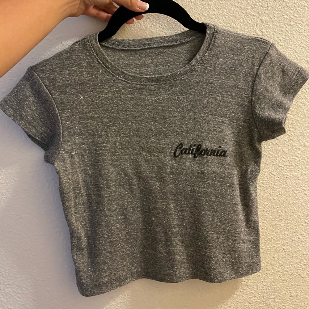 Brandy Melville California T-shirt Crop Top Grey